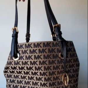 Michael Kors Jet Set Tote